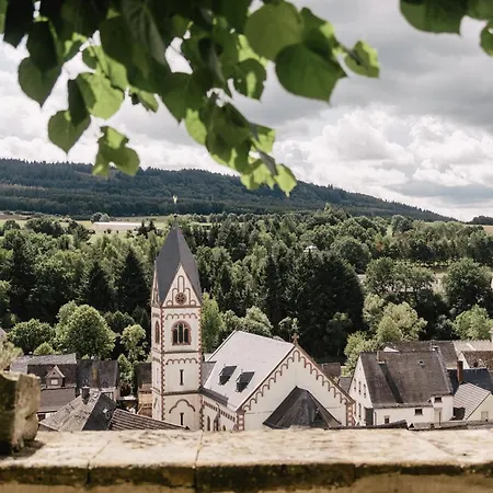Schloss Gemuenden Mit Schwimmbad Villa *