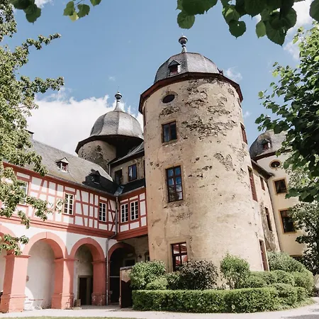 Villa Schloss Gemuenden Mit Schwimmbad *