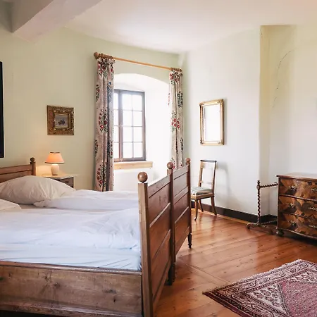 Schloss Gemuenden Mit Schwimmbad Panzweiler