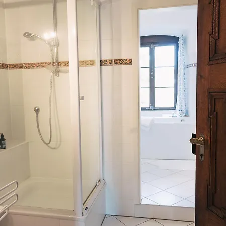 Schloss Gemuenden Mit Schwimmbad *