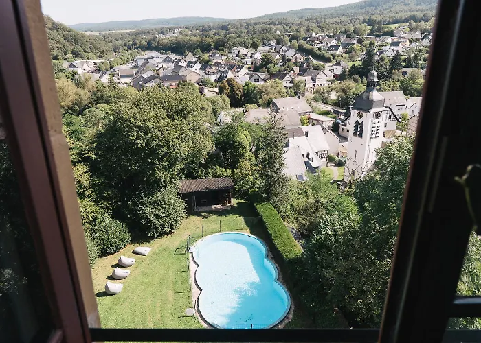 Schloss Gemuenden Mit Schwimmbad 别墅