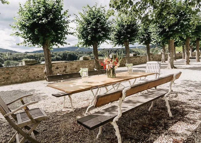 Schloss Gemuenden Mit Schwimmbad Panzweiler