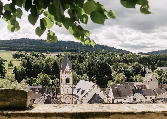 Schloss Gemuenden Mit Schwimmbad 别墅 *