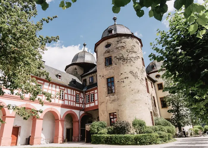 别墅 Schloss Gemuenden Mit Schwimmbad *