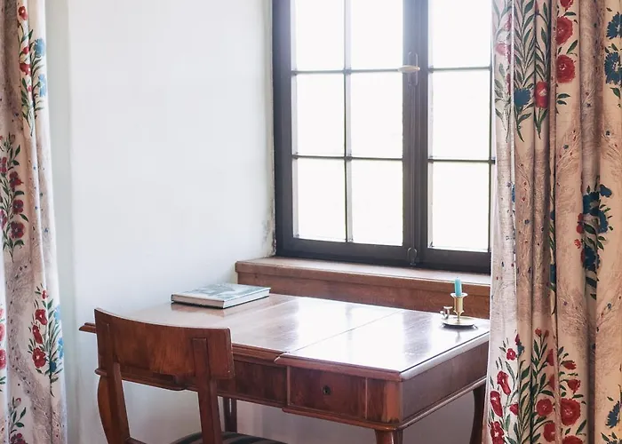 Schloss Gemuenden Mit Schwimmbad Panzweiler