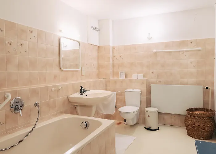 Schloss Gemuenden Mit Schwimmbad 别墅 *