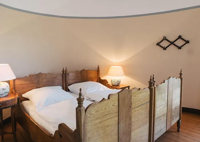 Schloss Gemuenden Mit Schwimmbad Panzweiler