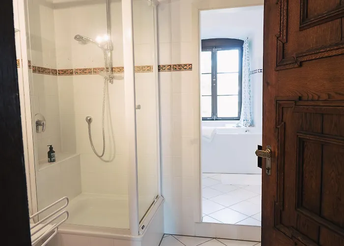 Schloss Gemuenden Mit Schwimmbad *