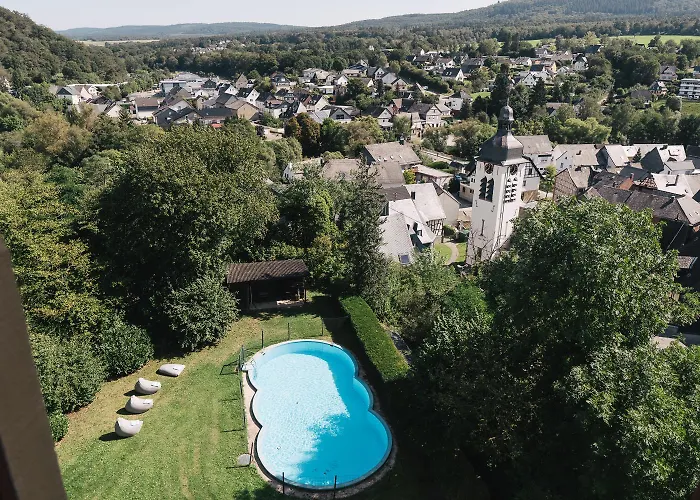 Schloss Gemuenden Mit Schwimmbad